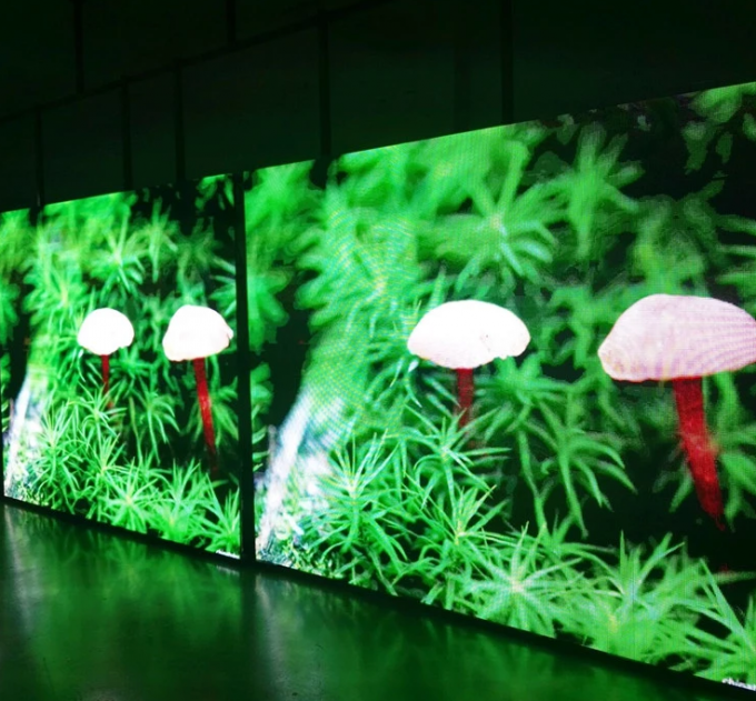 Small Spacing Series Outdoor Full Color LED Display P2.5 Advertising Board 2