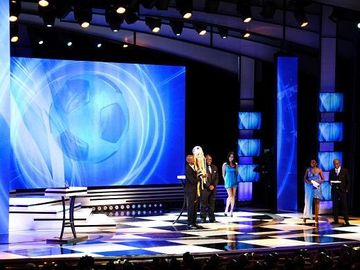 buy Flat Wall Mounted P4 Indoor Led Screens / Display Hire For Stage online manufacturer